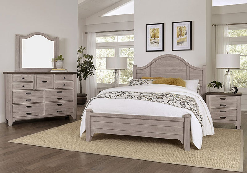 Vaughan-Bassett Bungalow Queen Arched Bed in Dover
