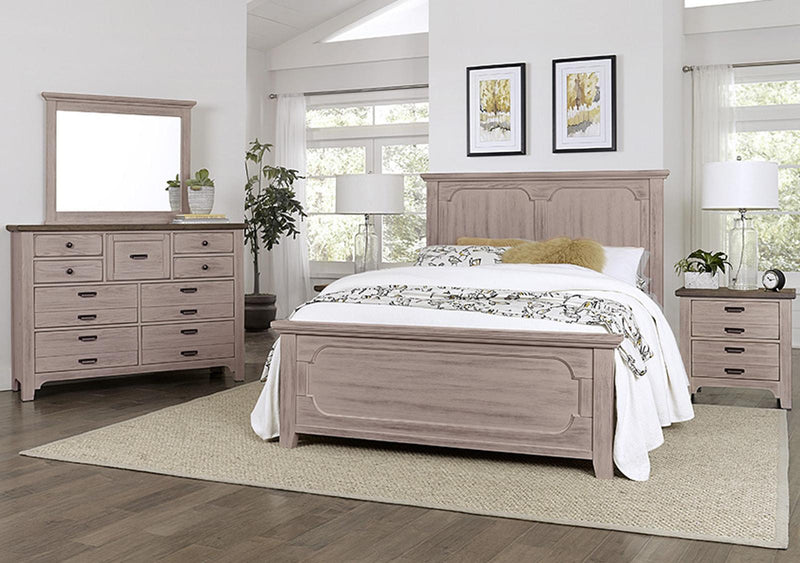 Vaughan-Bassett Bungalow Queen Mantel Panel Bed in Dover